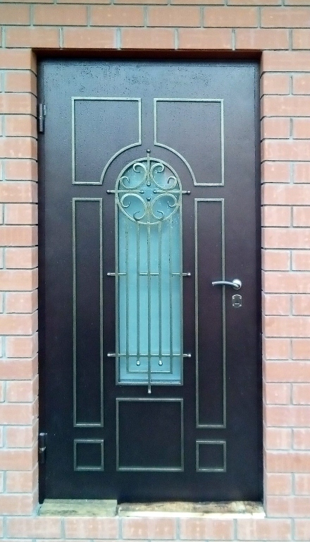 Дверь с ковкой и стеклопакетом №2